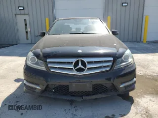 2012 Mercedes-Benz C 300 Sport z VIN WDDGF8BB4CA701042, wystawiony jako Copart lot #56506425 z przebiegiem 153 822 mil mil oraz Szkoda całkowita • Salvage title. Historia ofert i sprzedaży dostępna na DreamBid. Obrazek 5.