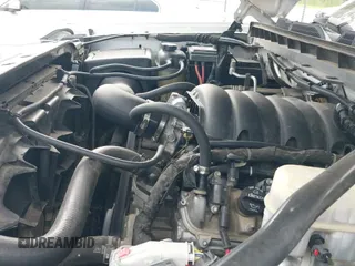 2018 Chevrolet Silverado 1500 LTZ z VIN 3GCUKSEC1JG117139, wystawiony jako IAAI lot #42601231 z przebiegiem 207 742 mil mil oraz . Historia ofert i sprzedaży dostępna na DreamBid. Obrazek 20.