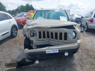 2017 Jeep Patriot Sport SE z VIN 1C4NJRBB7HD179745, wystawiony jako IAAI lot #42123308 z przebiegiem 100 255 mil mil oraz . Historia ofert i sprzedaży dostępna na DreamBid. Obrazek 12.