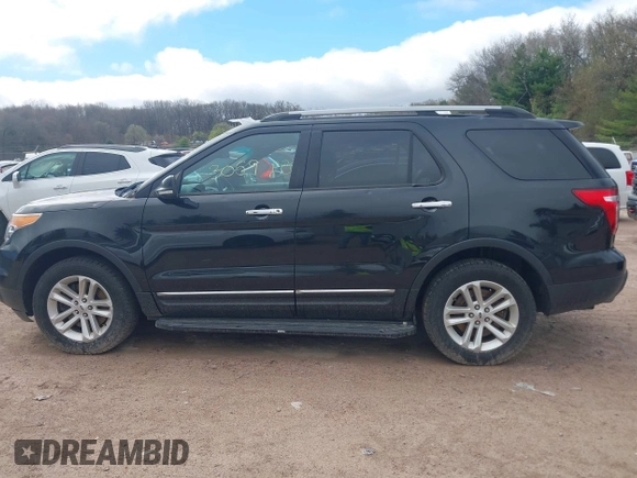 2014 Ford Explorer XLT with VIN 1FM5K8D8XEGB33891, listed as a IAAI auction lot 42143059 with 180,255 mi miles and . Bid and sale history available at carsss.com. Image 14.