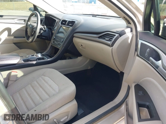 2019 Ford Fusion SE with VIN 3FA6P0HD3KR212008, listed as a IAAI auction lot 41465049 with 140,574 mi miles. Bid and sale history available at carsss.com. Image 5.