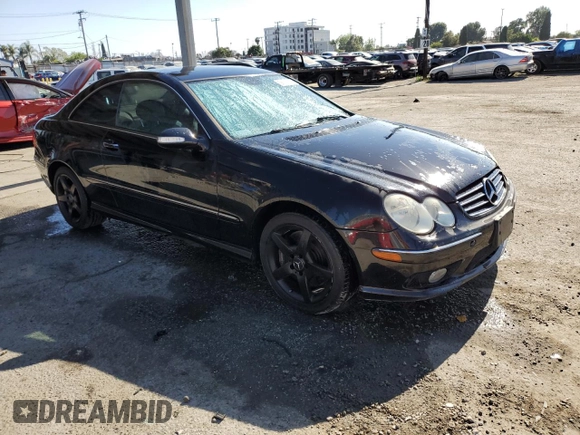 2005 Mercedes-Benz CLK 500 z VIN WDBTJ75JX5F153086, wystawiony jako Copart lot #58191185 z przebiegiem 170 186 mil mil oraz Tytuł czysty. Historia ofert i sprzedaży dostępna na DreamBid. Obrazek 4.