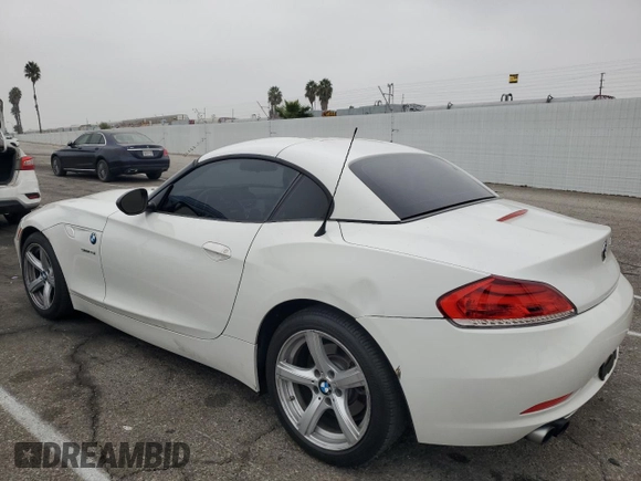 2013 BMW Z4 sDrive28i with VIN WBALL5C5XDJ104078, listed as a Copart auction lot 76118864 with 103,587 mi miles and Salvage Title. Bid and sale history available at carsss.com. Image 2.
