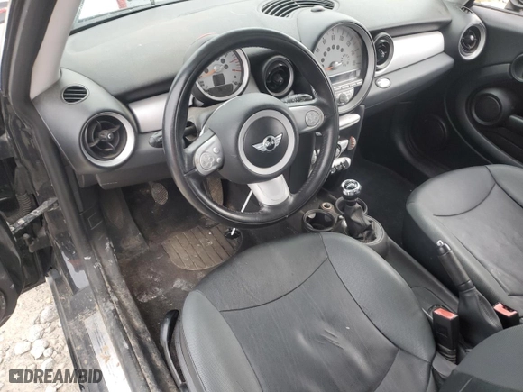 2010 MINI Cooper Hardtop with VIN WMWMF3C59ATU77936, listed as a Copart auction lot 51821835 with 0 mi miles and Clean Title. Bid and sale history available at carsss.com. Image 8.