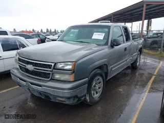 2006 Chevrolet Silverado 1500 LT1 with VIN 2GCEC19V061342207, listed as a IAAI auction lot 41798860 with 298,258 mi miles. Bid and sale history available at carsss.com. Image 2.
