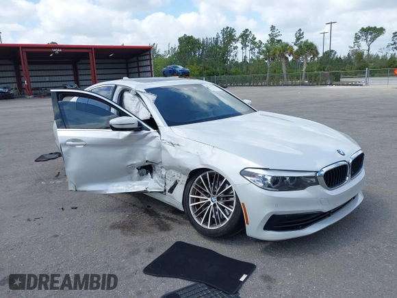 2020 BMW 5 Series 530i z VIN WBAJR3C02LWW65567, wystawiony jako IAAI lot #42113467 z przebiegiem 51 300 mil mil oraz . Historia ofert i sprzedaży dostępna na DreamBid. Obrazek 1.