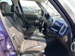2019 FIAT 500L Pop z VIN ZFBNFAAH1KZ041673, wystawiony jako IAAI lot #42044963 z przebiegiem 82 857 mil mil oraz . Historia ofert i sprzedaży dostępna na DreamBid. Obrazek 5.