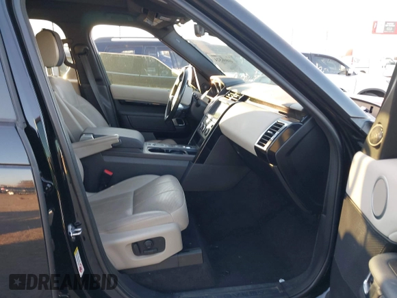2019 Land Rover Discovery SE with VIN SALRG2RV9KA093846, listed as a IAAI auction lot 40806524 with 111,498 mi miles and . Bid and sale history available at DreamBid. Image 5.