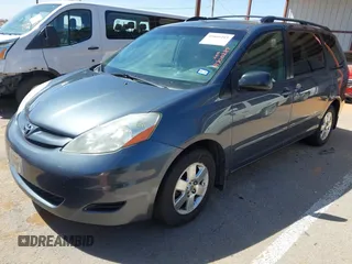 2007 Toyota Sienna CE with VIN 5TDZK23C77S090256, listed as a IAAI auction lot 41800289 with 177,061 mi miles. Bid and sale history available at carsss.com. Image 2.