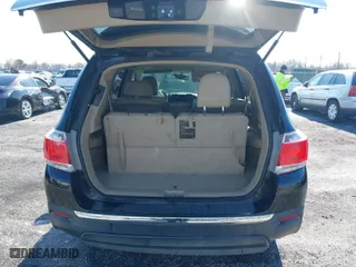 2011 Toyota Highlander Limited with VIN 5TDYK3EH1BS028564, listed as a IAAI auction lot 41282900 with 202,677 mi miles. Bid and sale history available at carsss.com. Image 17.