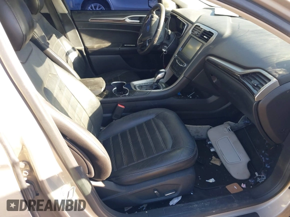 2015 Ford Fusion SE with VIN 3FA6P0H90FR132781, listed as a IAAI auction lot 41442151 with 196,240 mi miles. Bid and sale history available at carsss.com. Image 5.