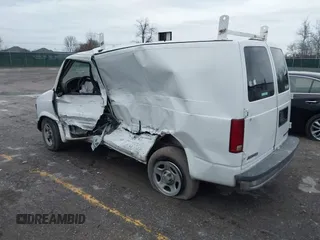 2004 Chevrolet Astro Cargo Van with VIN 1GCDM19X44B123208, listed as a IAAI auction lot 41200783 with 203,221 mi miles. Bid and sale history available at carsss.com. Image 3.