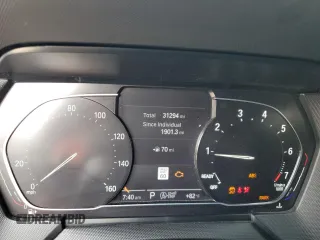 2021 BMW 2 Series 228i z VIN WBA53AK08M7H32194, wystawiony jako Copart lot #56543505 z przebiegiem 31 294 mil mil oraz Szkoda całkowita • Salvage title. Historia ofert i sprzedaży dostępna na DreamBid. Obrazek 9.
