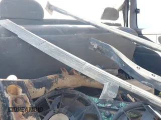2005 Chevrolet Silverado 1500 Z71 z VIN 1GCEK19B35Z150360, wystawiony jako IAAI lot #41923111 z przebiegiem Nie podano mil oraz . Historia ofert i sprzedaży dostępna na DreamBid. Obrazek 8.