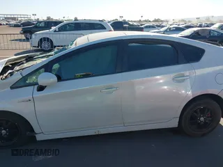 2015 Toyota Prius Four z VIN JTDKN3DU7F0444641, wystawiony jako IAAI lot #40380250 z przebiegiem Nie podano mil oraz . Historia ofert i sprzedaży dostępna na DreamBid. Obrazek 13.