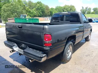1999 Dodge 1500 z VIN 1B7HC16Y0XS201005, wystawiony jako IAAI lot #42373300 z przebiegiem Nie podano mil oraz . Historia ofert i sprzedaży dostępna na DreamBid. Obrazek 4.