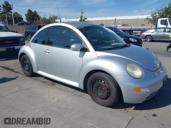 2005 Volkswagen Beetle GL with VIN 3VWBK31C95M403330, listed as a IAAI auction lot 42134616 with 152,736 mi miles and . Bid and sale history available at DreamBid. Image 1.