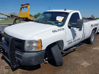 2008 Chevrolet Silverado 1500 Work Truck with VIN 1GCEC14X48Z102032, listed as a IAAI auction lot 41943346 with 398,280 mi miles. Bid and sale history available at carsss.com. Image 6.