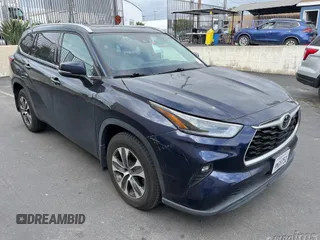 2021 Toyota Highlander XLE with VIN 5TDGZRBH1MS127290, listed as a IAAI auction lot 42155118 with 37,661 mi miles and . Bid and sale history available at DreamBid. Image 1.