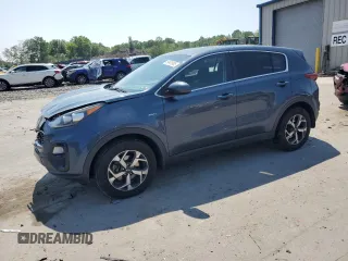 2020 Kia Sportage LX z VIN KNDPMCAC3L7661921, wystawiony jako Copart lot #59493905 z przebiegiem 88 390 mil mil oraz Szkoda całkowita • Salvage title. Historia ofert i sprzedaży dostępna na DreamBid. Obrazek 1.