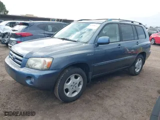2005 Toyota Highlander with VIN JTEDP21A750069349, listed as a IAAI auction lot 41934823 with 231,182 mi miles. Bid and sale history available at carsss.com. Image 2.