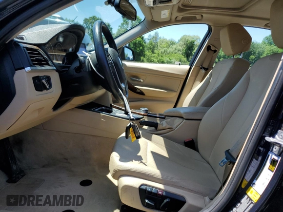 2015 BMW 3 Series 328i xDrive с VIN WBA3B5G53FNS20263, выставлен на аукционе Copart как лот 63217025 с пробегом 112 961 миль миль и Чистый • Clean title. История ставок и продаж доступна на DreamBid. Изображение 7.