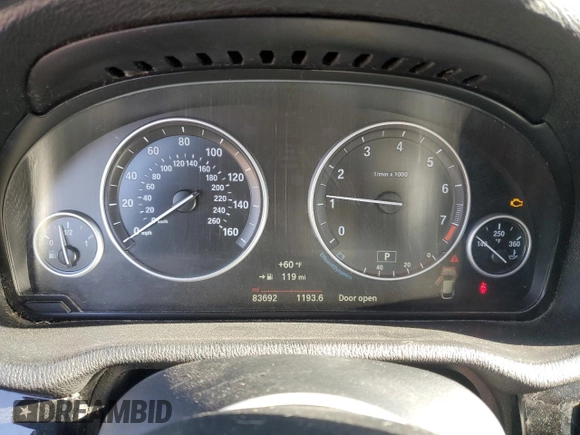 2016 BMW X4 xDrive28i z VIN 5UXXW3C58G0R23129, wystawiony jako Copart lot #51367795 z przebiegiem 83 692 mil mil oraz Szkoda całkowita • Salvage title. Historia ofert i sprzedaży dostępna na DreamBid. Obrazek 9.