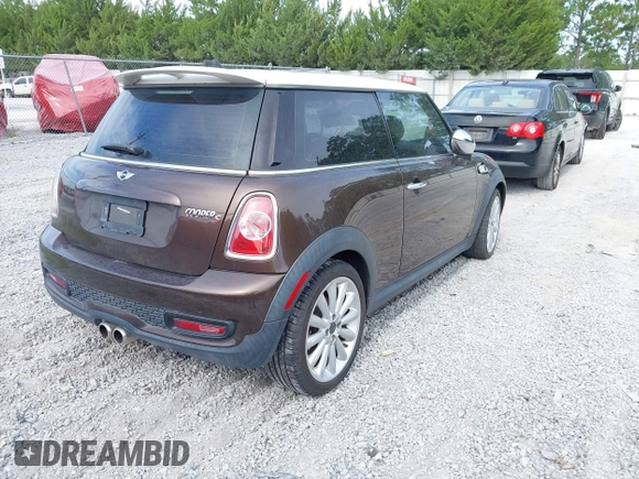 2011 MINI Hardtop S with VIN WMWSV3C50BTY10455, listed as a IAAI auction lot 42739230 with 54,998 mi miles and . Bid and sale history available at DreamBid. Image 4.