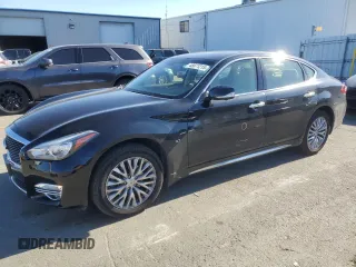 2015 Infiniti Q70 z VIN JN1BY1PR9FM830573, wystawiony jako Copart lot #48071215 z przebiegiem 57 378 mil mil oraz Szkoda całkowita • Salvage title. Historia ofert i sprzedaży dostępna na DreamBid. Obrazek 1.