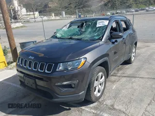 2020 Jeep Compass Altitude z VIN 3C4NJCBB8LT199034, wystawiony jako IAAI lot #42008510 z przebiegiem Nie podano mil oraz . Historia ofert i sprzedaży dostępna na DreamBid. Obrazek 2.