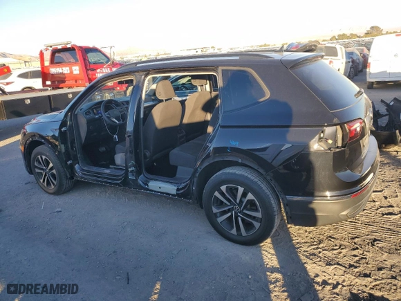 2022 Volkswagen Tiguan S with VIN 3VV1B7AX9NM117827, listed as a Copart auction lot 79963504 with 42,546 mi miles and Salvage Title. Bid and sale history available at carsss.com. Image 2.