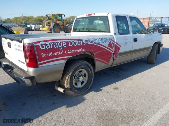 2003 Chevrolet Silverado 1500 LS with VIN 2GCEC19V631302340, listed as a IAAI auction lot 42003954 with 262,332 mi miles. Bid and sale history available at carsss.com. Image 4.