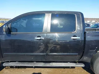 2004 Nissan Titan LE with VIN 1N6AA07A44N591357, listed as a IAAI auction lot 41464024 with 296,954 mi miles and . Bid and sale history available at DreamBid. Image 15.