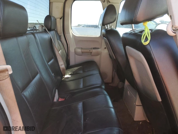 2007 Chevrolet Silverado 1500 LT w/1LT with VIN 2GCEK19J471627526, listed as a Copart auction lot 46265675 with 373,208 mi miles and Salvage Title. Bid and sale history available at carsss.com. Image 10.