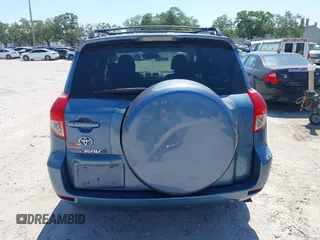 2008 Toyota RAV4 Limited с VIN JTMZD31V085093608, выставлен на аукционе IAAI как лот 42041980 с пробегом 127 613 миль миль и . История ставок и продаж доступна на DreamBid. Изображение 16.