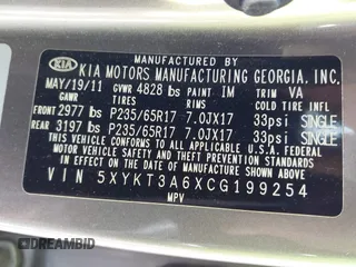 2012 Kia Sorento LX z VIN 5XYKT3A6XCG199254, wystawiony jako IAAI lot #42199700 z przebiegiem 257 644 mil mil oraz . Historia ofert i sprzedaży dostępna na DreamBid. Obrazek 9.