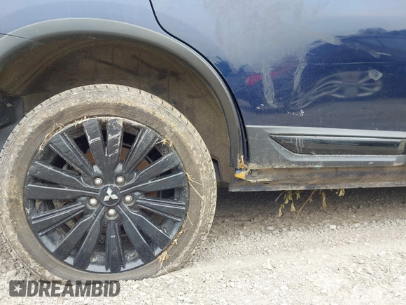 2020 Mitsubishi Outlander ES z VIN JA4AZ3A31LZ042840, wystawiony jako IAAI lot #42276774 z przebiegiem 88 513 mil mil oraz . Historia ofert i sprzedaży dostępna na DreamBid. Obrazek 20.