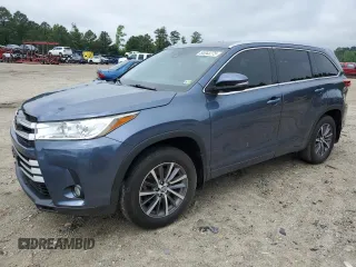 2018 Toyota Highlander SE z VIN 5TDJZRFH9JS858688, wystawiony jako Copart lot #55343275 z przebiegiem 103 287 mil mil oraz Szkoda całkowita • Salvage title. Historia ofert i sprzedaży dostępna na DreamBid. Obrazek 1.