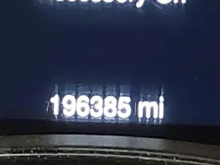 2015 Jeep Grand Cherokee Laredo with VIN 1C4RJFAG4FC747532, listed as a IAAI auction lot 41764541 with 196,385 mi miles. Bid and sale history available at carsss.com. Image 15.