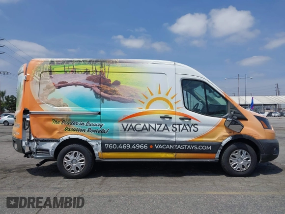 2020 Ford Transit z VIN 1FTYE1C89LKB18309, wystawiony jako IAAI lot #42086954 z przebiegiem 44 937 mil mil oraz . Historia ofert i sprzedaży dostępna na DreamBid. Obrazek 14.