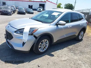 2020 Ford Escape SE с VIN 1FMCU0G68LUA82385, выставлен на аукционе IAAI как лот 42113552 с пробегом 82 771 миль миль и . История ставок и продаж доступна на DreamBid. Изображение 2.