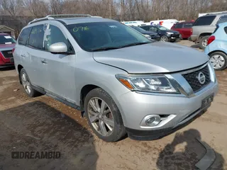 2015 Nissan Pathfinder S z VIN 5N1AR2MM1FC689990, wystawiony jako IAAI lot #41690716 z przebiegiem 74 808 mil mil oraz . Historia ofert i sprzedaży dostępna na DreamBid. Obrazek 1.