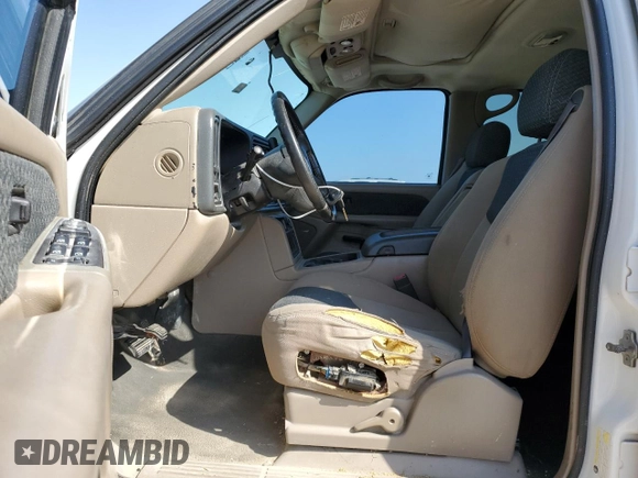 2004 Chevrolet Avalanche with VIN 3GNEC12T24G245868, listed as a Copart auction lot 71949544 with 203,225 mi miles and Salvage Title. Bid and sale history available at carsss.com. Image 7.