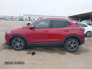 2020 Buick Encore GX Select z VIN KL4MMDSL1LB122826, wystawiony jako IAAI lot #41520875 z przebiegiem 65 805 mil mil oraz . Historia ofert i sprzedaży dostępna na DreamBid. Obrazek 14.