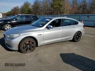 2013 BMW 5 Series 535i Gran Turismo xDrive z VIN WBASP2C58DC339789, wystawiony jako Copart lot #82282314 z przebiegiem 131 812 mil mil oraz Czysty tytuł • Clean title. Historia ofert i sprzedaży dostępna na DreamBid. Obrazek 1.
