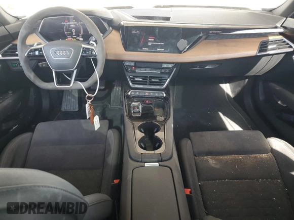 2022 Audi e-tron GT Prestige z VIN WAUDJBFW0N7003885, wystawiony jako Copart lot #41626575 z przebiegiem 21 343 mil mil oraz Szkody całkowita. Historia ofert i sprzedaży dostępna na DreamBid. Obrazek 8.
