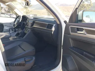 2018 Volkswagen Atlas SE с VIN 1V2DR2CA9JC551484, выставлен на аукционе IAAI как лот 41262713 с пробегом 59 054 миль миль и . История ставок и продаж доступна на DreamBid. Изображение 5.