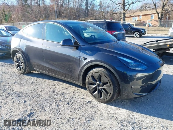 2024 Tesla Model Y Long Range with VIN 7SAYGDEE7RF199673, listed as a IAAI auction lot 41263305 with 3,137 mi miles and . Bid and sale history available at DreamBid. Image 1.
