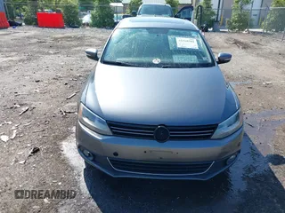 2011 Volkswagen Jetta SEL с VIN 3VWLZ7AJ9BM376079, выставлен на аукционе IAAI как лот 42388381 с пробегом 190 000 миль миль и . История ставок и продаж доступна на DreamBid. Изображение 13.