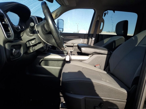 2019 Ram 2500 Lone Star z VIN 3C6UR5MLXKG661632, wystawiony jako Copart lot #84645504 z przebiegiem 36 673 mil mil oraz Nie do naprawy • Non repairable. Historia ofert i sprzedaży dostępna na DreamBid. Obrazek 7.